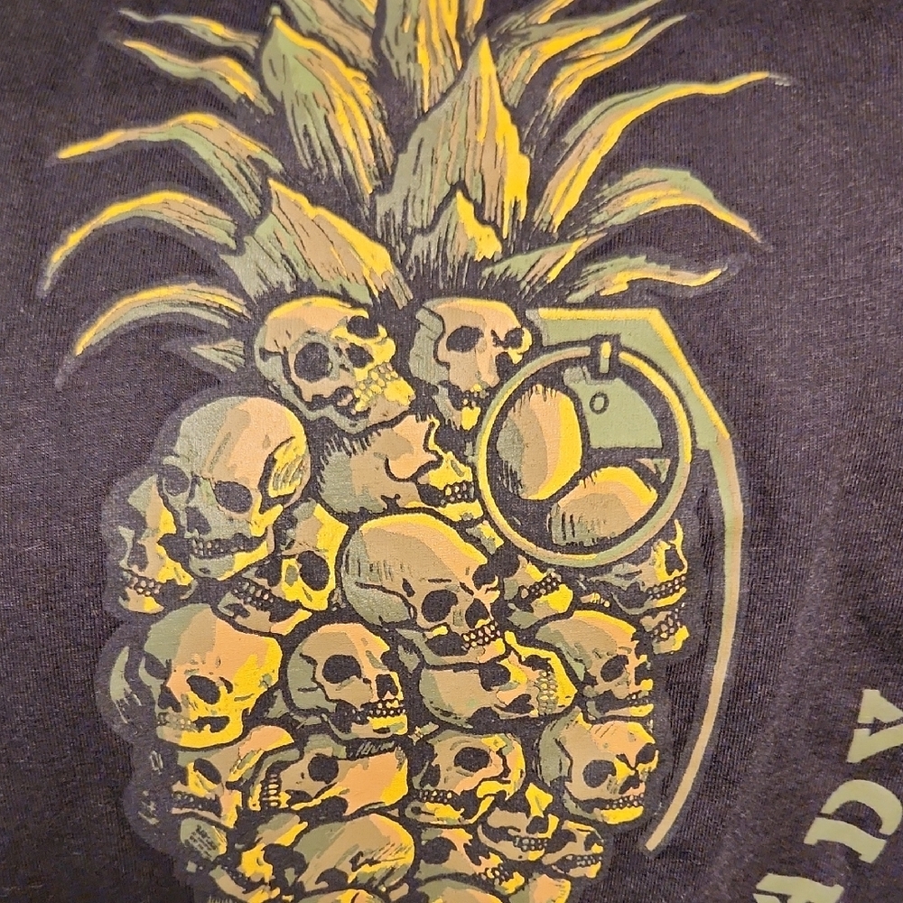 5.11 Tactical Black T-Shirt with Olive Green Pineapple Skulls Mens Large